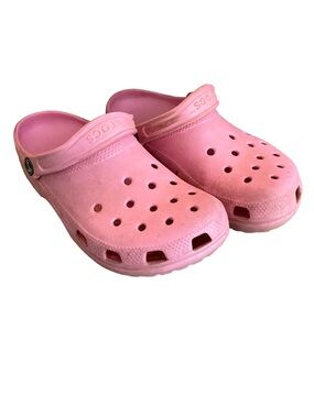 IN GOOD CONDITION! CROCS LIGHT PINK WOMEN’S SIZE 8 MEN’S SIZE 6
